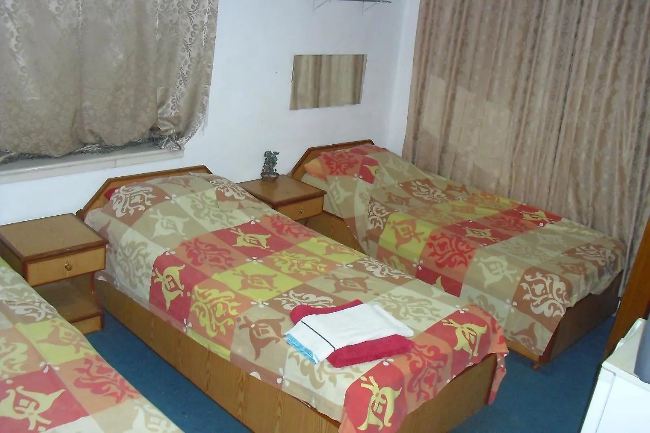Avrasya Pansiyon-Hostel 安塔利亚